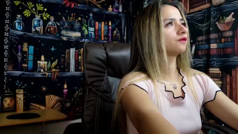 Snapshot of julietta__jackson chatting on January 2, 7:40 pm Julietta Jackson online show from January 2, 7:40 pm