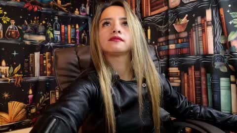 Snapshot of julietta__jackson chatting on January 3, 10:29 pm Julietta Jackson online show from January 3, 10:29 pm