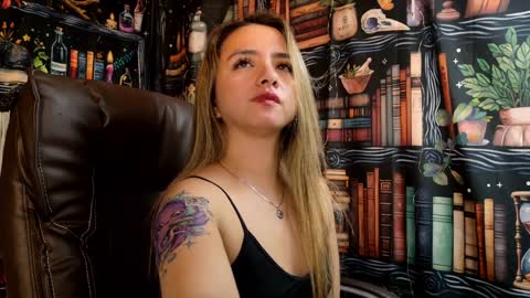 Snapshot of julietta__jackson chatting on January 8, 10:37 pm Julietta Jackson online show from January 8, 10:37 pm