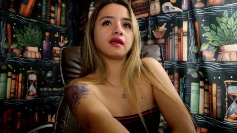 Snapshot of julietta__jackson chatting on January 16, 11:06 pm Julietta Jackson online show from January 16, 11:06 pm