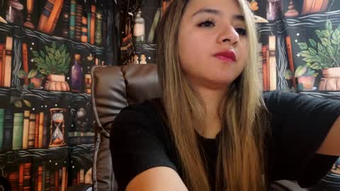Snapshot of julietta__jackson chatting on January 19, 8:09 pm Julietta Jackson online show from January 19, 8:09 pm