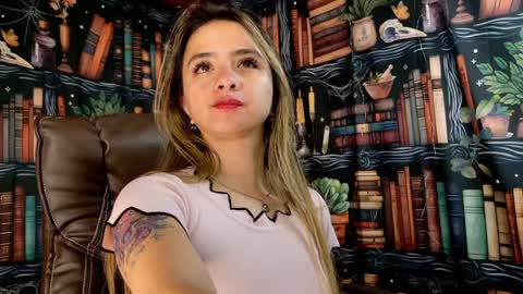 Snapshot of julietta__jackson chatting on January 23, 3:05 am Julietta Jackson online show from January 23, 3:05 am