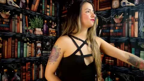 Snapshot of julietta__jackson chatting on November 18, 8:57 pm Julietta Jackson online show from November 18, 8:57 pm