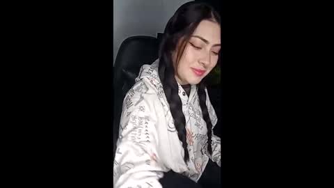 Snapshot of julietta_p chatting on March 24, 2:38 am julietta_p online show from March 24, 2:38 am