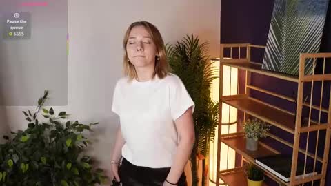 Snapshot of juliettakaniecki chatting on September 17, 3:08 am Mia online show from September 17, 3:08 am