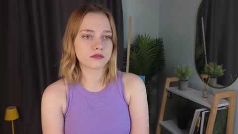 Snapshot of juliettakaniecki chatting on October 22, 3:18 am Mia online show from October 22, 3:18 am