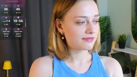 Mia online show from November 13, 3:16 am