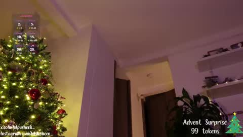 Snapshot of juliette_dee chatting on December 3, 1:30 am Juliette Dee online show from December 3, 1:30 am