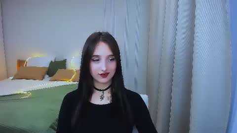 juliettemonli online show from June 18, 11:25 am