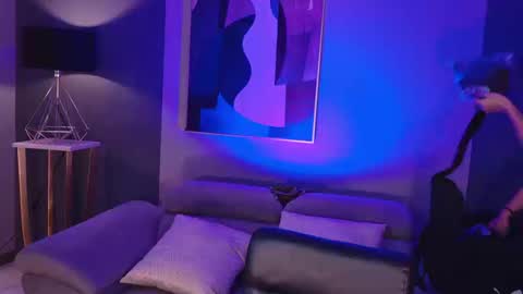 Juliette Moreau online show from March 12, 8:04 pm