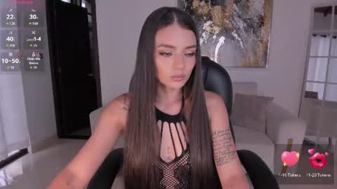 Snapshot of juliettemoreaux chatting on June 13, 7:23 pm Juliette Moreau online show from June 13, 7:23 pm