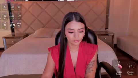 Snapshot of juliettemoreaux chatting on June 22, 7:44 pm Juliette Moreau online show from June 22, 7:44 pm