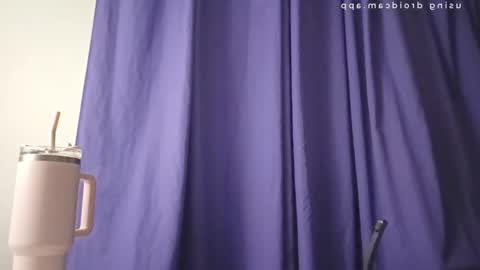 julietxxx03 online show from June 3, 2:36 am