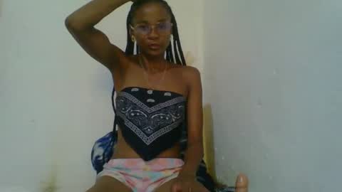 juliexexy online show from February 5, 4:59 am