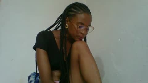 juliexexy online show from February 5, 2:05 pm