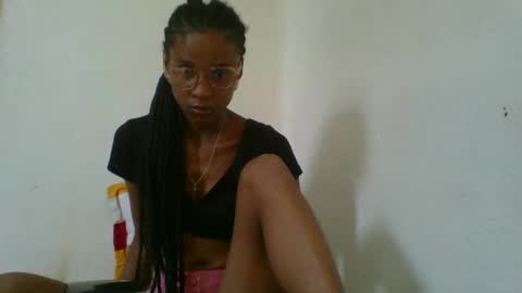juliexexy online show from February 12, 6:08 am