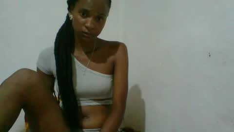 juliexexy online show from February 13, 6:38 pm