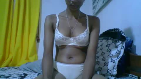 juliexexy online show from February 25, 6:20 pm