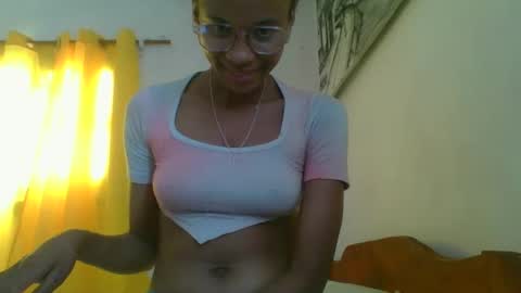 juliexexy online show from March 4, 5:42 am