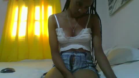 juliexexy online show from March 9, 2:10 pm