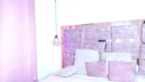 julikeita online show from February 3, 2:53 am