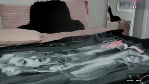 Juli Monroe online show from January 2, 5:14 am