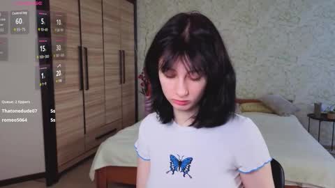 Snapshot of julissweet chatting on October 18, 7:20 am Asmodeus online show from October 18, 7:20 am