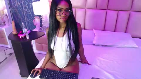 Snapshot of julitpink chatting on September 11, 12:16 pm julitpink online show from September 11, 12:16 pm
