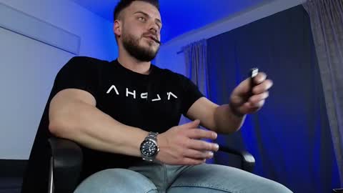 JULiUS   online show from January 28, 11:17 pm