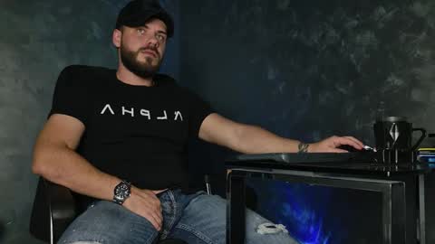 JULiUS   online show from November 22, 8:08 pm