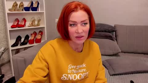 jullia_moor online show from February 3, 12:53 am