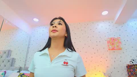 Julieta Reyes   online show from October 4, 11:52 am