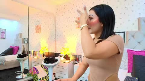 Julieta Reyes   online show from May 7, 11:59 am