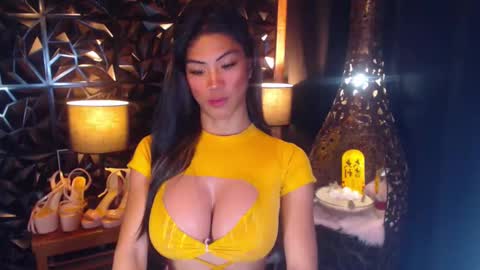 jullimiller online show from February 23, 5:39 pm