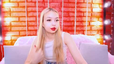 Snapshot of jullymood chatting on June 9, 2:01 am DoubleCherry online show from June 9, 2:01 am