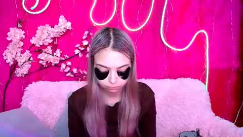 Snapshot of jullymood chatting on August 6, 1:07 am DoubleCherry online show from August 6, 1:07 am
