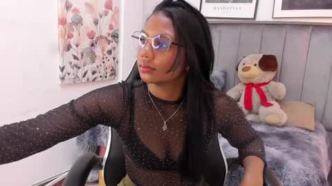 Snapshot of julsgomezz chatting on April 6, 1:01 pm julsgomezz online show from April 6, 1:01 pm