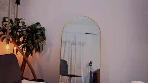 Snapshot of july_quinzel chatting on March 20, 4:28 am july_quinzel online show from March 20, 4:28 am