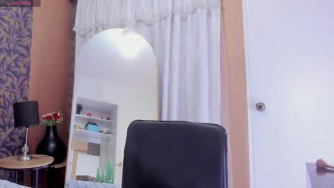 Snapshot of july_quinzel chatting on March 31, 3:30 am july_quinzel online show from March 31, 3:30 am