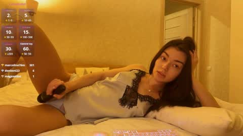 Snapshot of julya_flowerss chatting on March 27, 5:34 pm Hloya online show from March 27, 5:34 pm