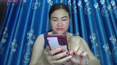 Snapshot of julybeo chatting on April 6, 10:27 am julybeo online show from April 6, 10:27 am