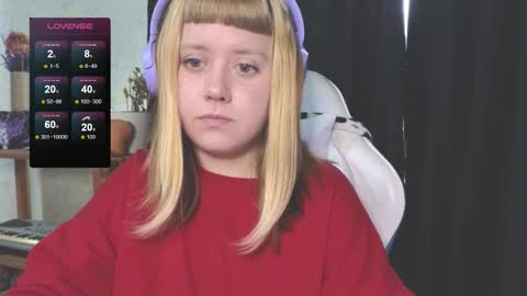 Snapshot of june_shy0 chatting on September 21, 7:32 am June online show from September 21, 7:32 am
