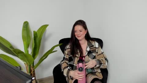 Bonnie online show from May 12, 4:15 pm