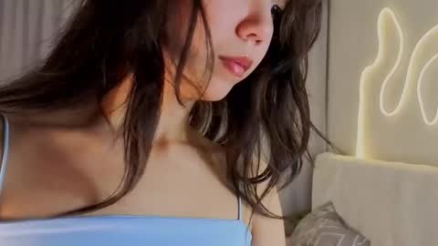 Snapshot of juniebogany chatting on September 20, 6:42 pm Bella online show from September 20, 6:42 pm