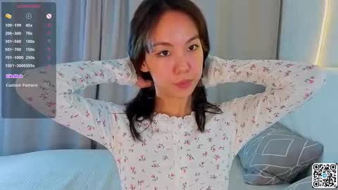 Snapshot of juniebogany chatting on September 26, 6:23 pm Bella online show from September 26, 6:23 pm