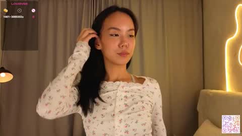 Snapshot of juniebogany chatting on October 22, 6:07 pm Bella online show from October 22, 6:07 pm