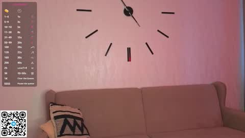 Snapshot of juniebogany chatting on October 25, 6:21 am Bella online show from October 25, 6:21 am