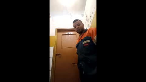 Snapshot of junior1033760 chatting on April 1, 8:48 am junior1033760 online show from April 1, 8:48 am