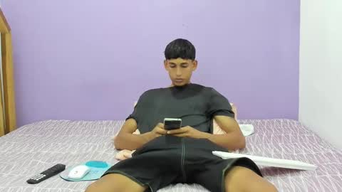 Snapshot of junior_bigcock3 chatting on January 22, 7:03 pm junior_bigcock3 online show from January 22, 7:03 pm
