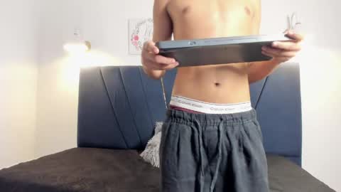 junior online show from March 29, 8:53 pm